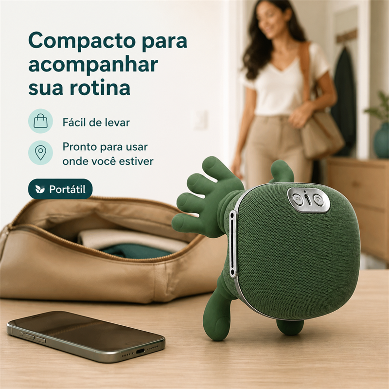Massageador portátil MobiTouch ao lado de bolsa de viagem